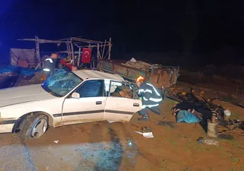 Denizli'de feci kaza! İki otomobil kafa kafaya çarpıştı: 1 ölü 3 yaralı