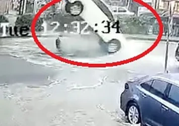 Takla atmaktan son anda kurtuldu! Rögar kapağı otomobili böyle savurdu