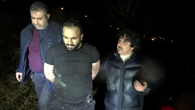 Bursa’da araba çalıp kaçan hırsıza polisten ders olacak söz: Polisten niye korkuyorsun, Allah’tan kork