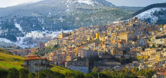 İtalyan kasabası çıtayı yükseltti: Evler bedava verilecek