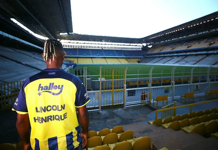 Fenerbahçe’nin yeni transferi Lincoln Henrique’dan taraftarlara ilk mesaj
