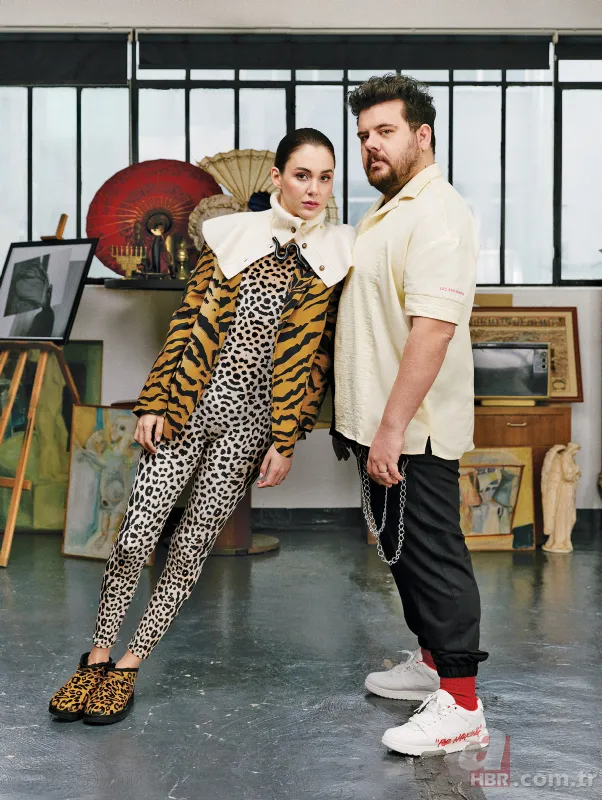 Tescilli güzel Berfu Yenenler komedyen kocası Eser Yenenler’e gelen mesajı sosyal medyasından paylaştı! “Arkadaşım o etap bitti, ben kazandım” 2