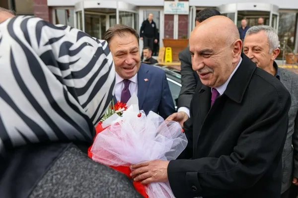 1709889435658.jpg Altınok'tan PTT çalışanlarına müjde: Ücretsiz paso uygulaması geri dönüyor - 1
