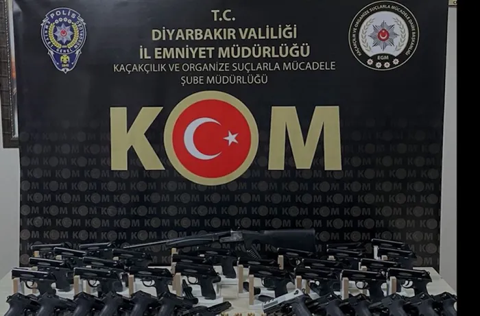Son dakika: Diyarbakır'da 37 ruhsatsız tabanca ele geçirdi - 4