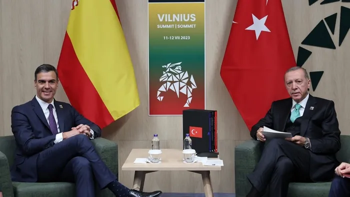 Başkan Erdoğan’dan İspanya’da ilk temas! Kral Felipe ile görüştü: Dünyaya Gazze mesajı