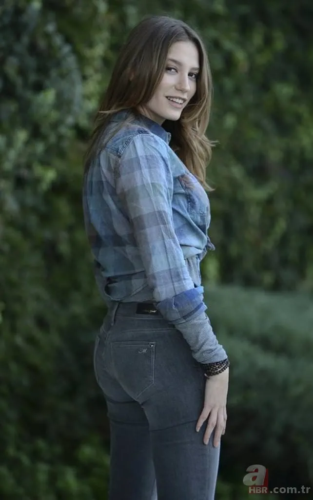 Serenay Sarıkaya, Kerem Bursin'le ilgili açıklamalarda bulundu 7