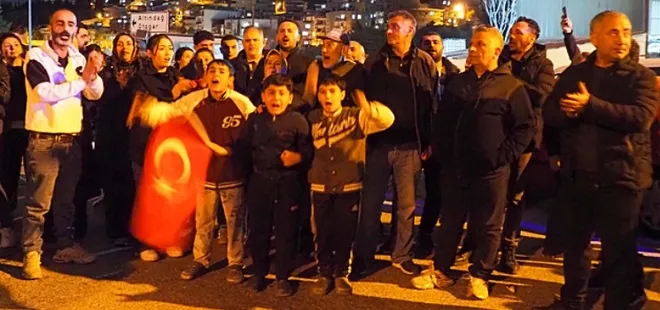 Vatandaşlardan CHP'li İzmir Belediyesi'ne tepki: Başımıza yıktıkları evlerimizi geri istiyoruz