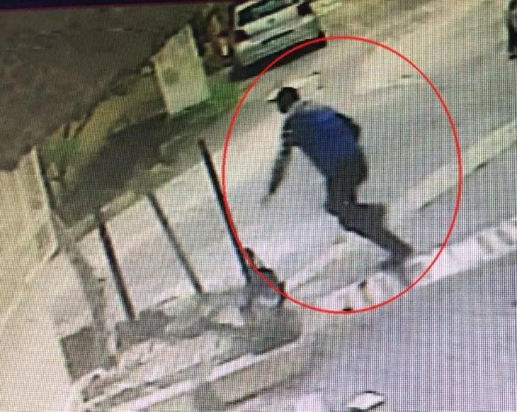İzmir'de eşi tarafından öldürülen kadının son anları kamerada