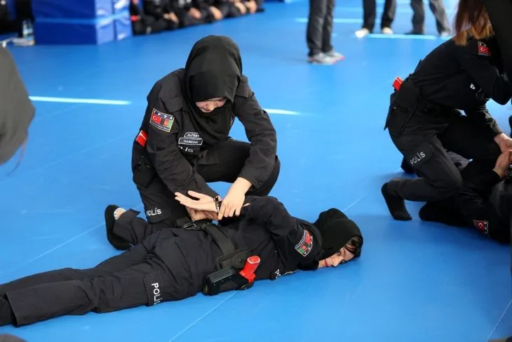 Sivas’ta Afgan kadın polislerine eğitim