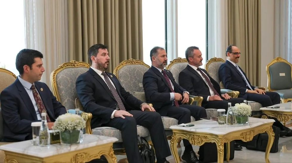suriyede-kritik-zirve-ibrahim-kalin-ve-sara-gorustu-1779208167620.jpeg Suriye'de kritik zirve: İbrahim Kalın ve Şara görüştü - 2