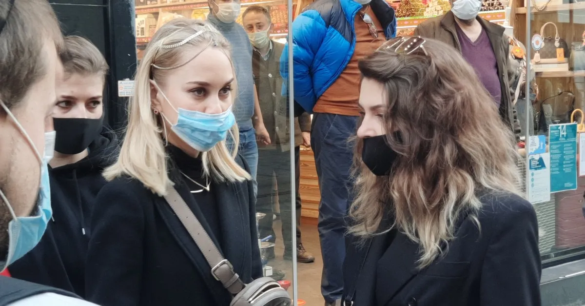 Son dakika: Turistler pes dedirtti! Sigara içen maskesiz turist grubuna ceza