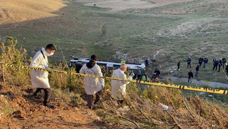 Niğde’de üniversite öğrencilerini taşıyan otobüs devrildi! İçişleri Bakanı Süleyman Soylu kaza nedenini açıkladı