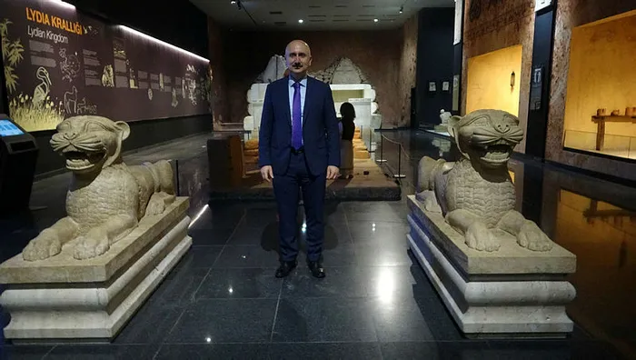 Bakan Karaismailoğlu Uşaklı vatandaşlara müjdeyi verdi: Önümüzdeki yıl açmak bizlere nasip olacak - 3