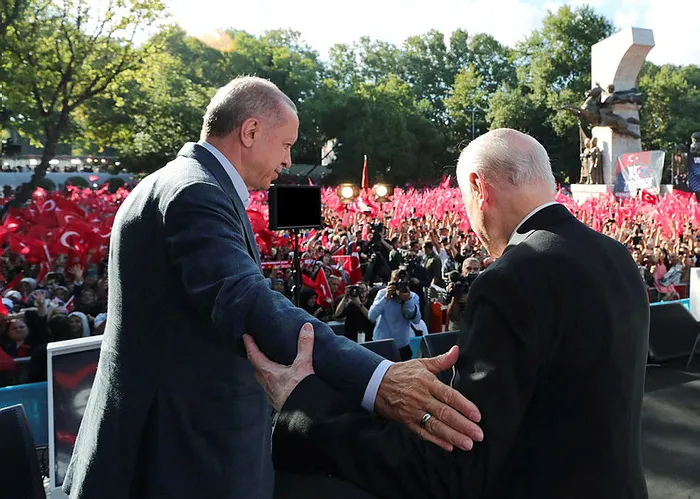 baskan-erdogan-sinsi-oyun-yerle-yeksan-oldu-1657905552546.jpg
