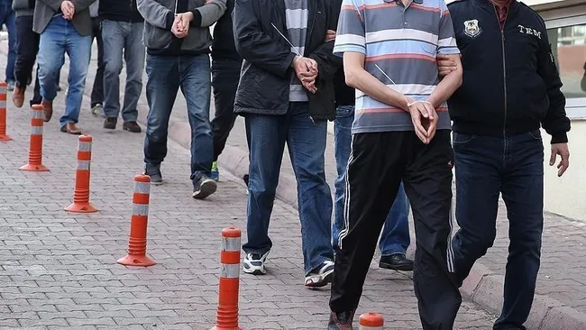 son-15-senede-fetocu-2-bin-39-muvazzaf-desifre-oldu-1620989648119.jpg Son 1,5 senede terör örgütü FETÖ mensubu 2 bin 39 muvazzaf deşifre oldu - 2
