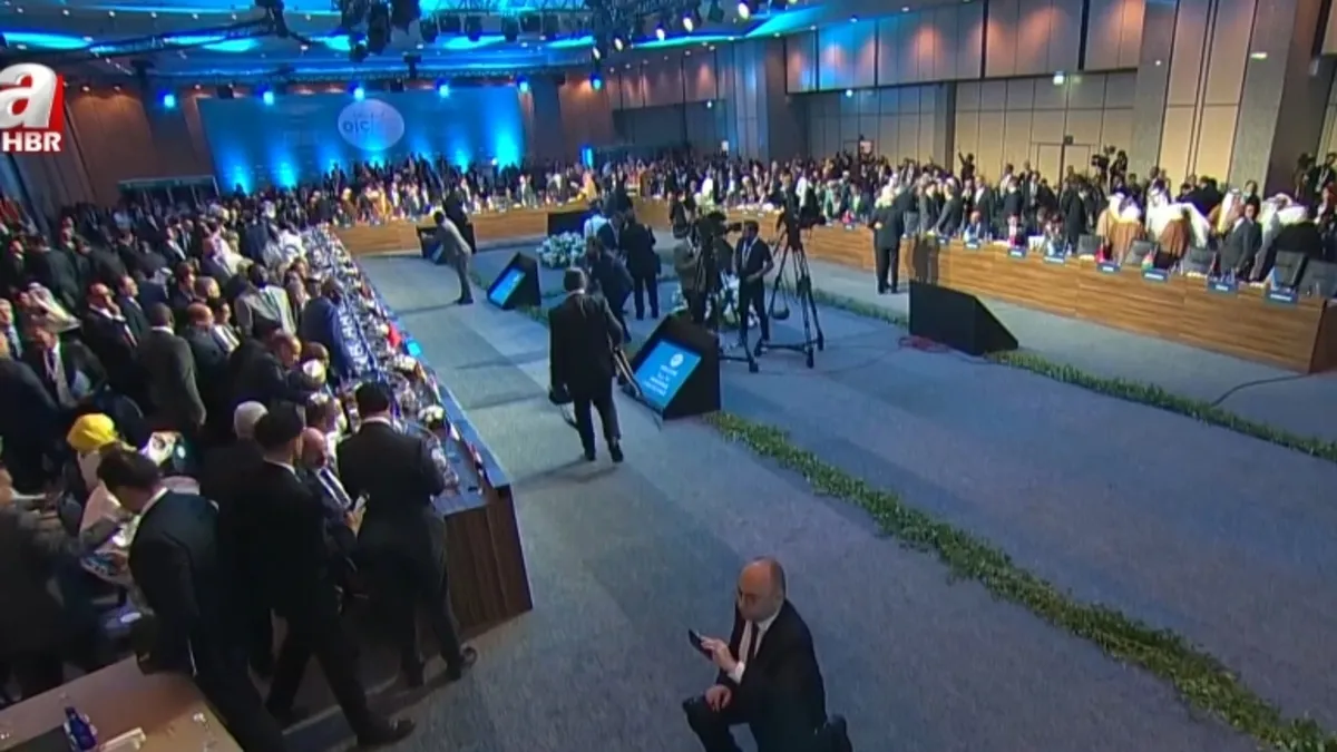 Dünyanın gözü İstanbul'daki İslam İşbirliği Teşkilatı zirvesinde