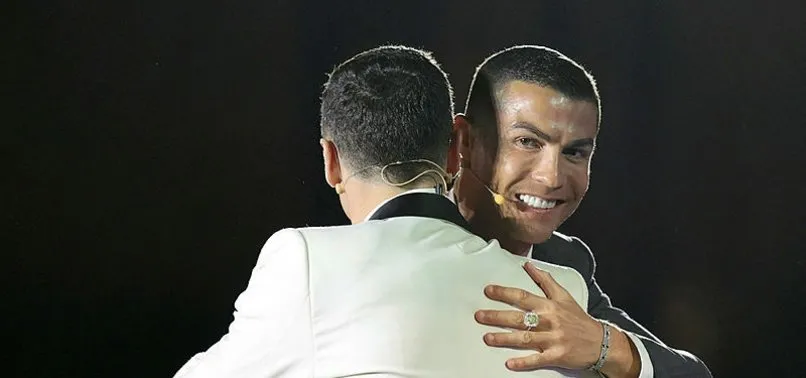 Cristiano Ronaldo'ya 21. yüzyılın en iyi futbolcusu ödülü