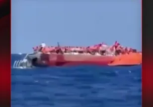 YOLCU GEMİSİ ALABORA OLDU