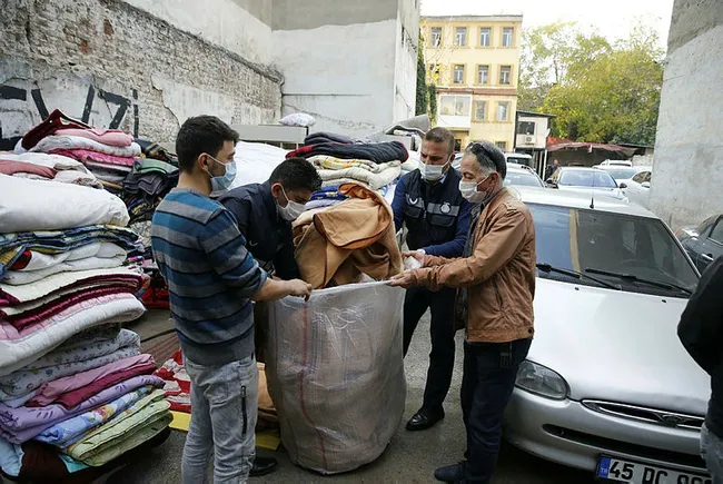 İzmir'deki battaniye skandalının ardından hurdacı çıktı: Halkın hizmetine sundum - 3