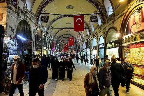 İstanbul’un çarşılarında normalleşme yoğunluğu - 1