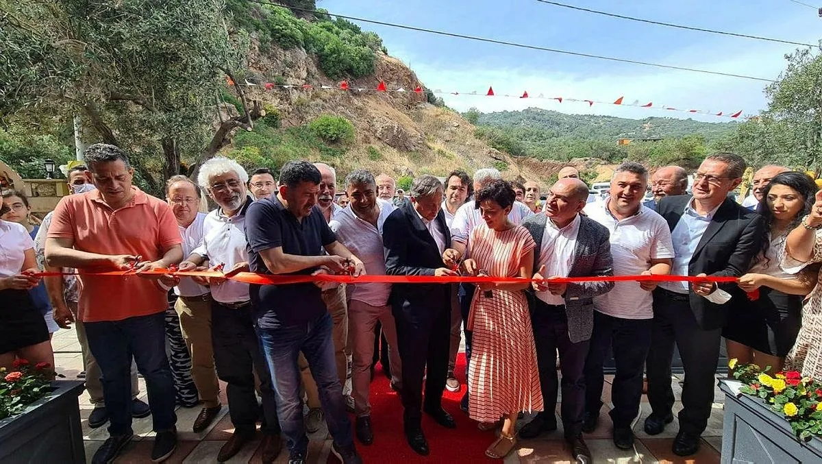 Kaçak plaj açılışı CHP’yi karıştırdı! Birbirlerine girdiler