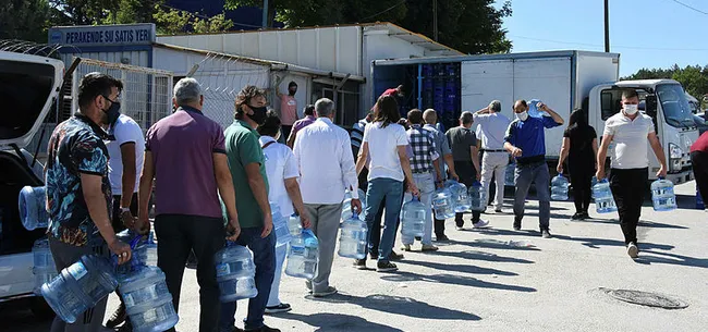 Eskişehir'de su isyanı! Damacanasını kapan su kuyruğuna girdi - 1