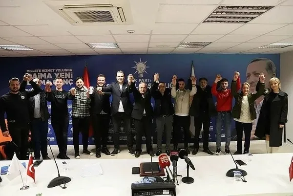1704139038226.jpeg Samsun'da İYİ Parti'den istifa eden 11 kişi AK Parti'ye geçti - 3