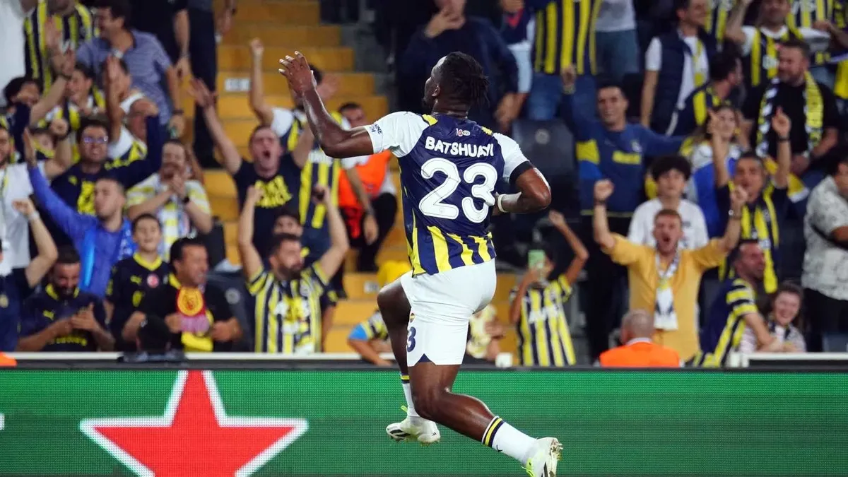 Batshuayi Galatasaray'a imza attı Fenerbahçeli futbolculardan şok hamle geldi! Hepsi birden sildiler