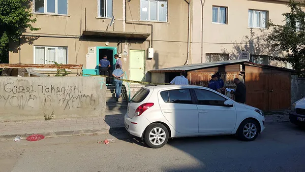 Erzincan'da vahşet! Babasını boğazından bıçaklayıp polisi aradı - 3