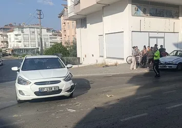 Manavgat'ta iki otomobil çarpıştı: 1 yaralı