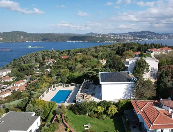 halk-tv-patronu-cafer-mahiroglunun-kacak-villasini-aysenur-arslan-bulmus-1697284001291.jpg Halk TV patronu Cafer Mahiroğlu'nun kaçak villasını Ayşenur Arslan bulmuş! - 3