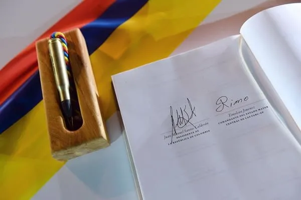 Kolombiya'da 52 yıllık iç savaşı bitiren tarihi imza - 1