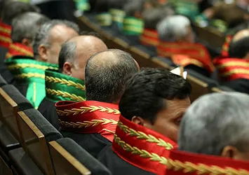 Hakim ve savcıların staj süresi değişiyor