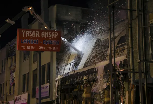 Ankara'da 2 katlı ahşap atölyesinde yangın - 2
