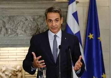 Atina Lahey'den neden kaçıyor? Kasten çağrılara kulak tıkadılar