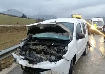 Isparta'da korkunç kaza! 2 polis yaralandı