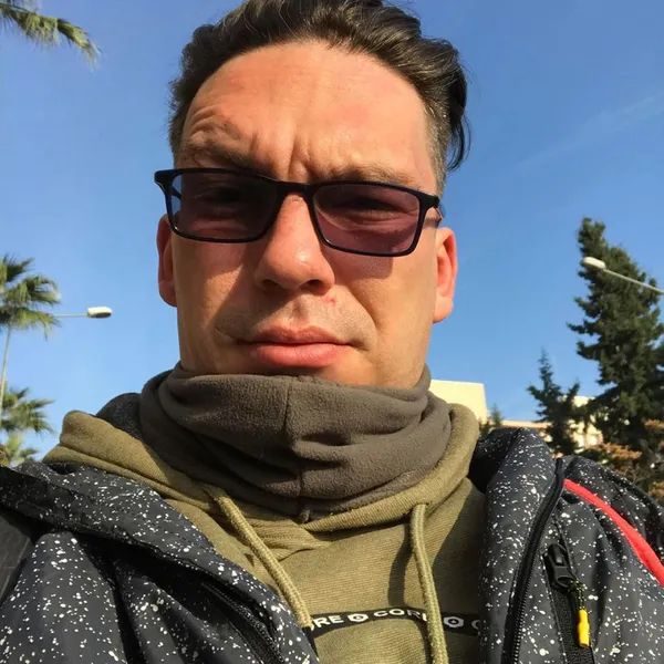 1649587821256.jpg Balıkesir Edremit'te vahşet! Murat Sürer oğlu Barış Sürer'i satırla katletti - 4