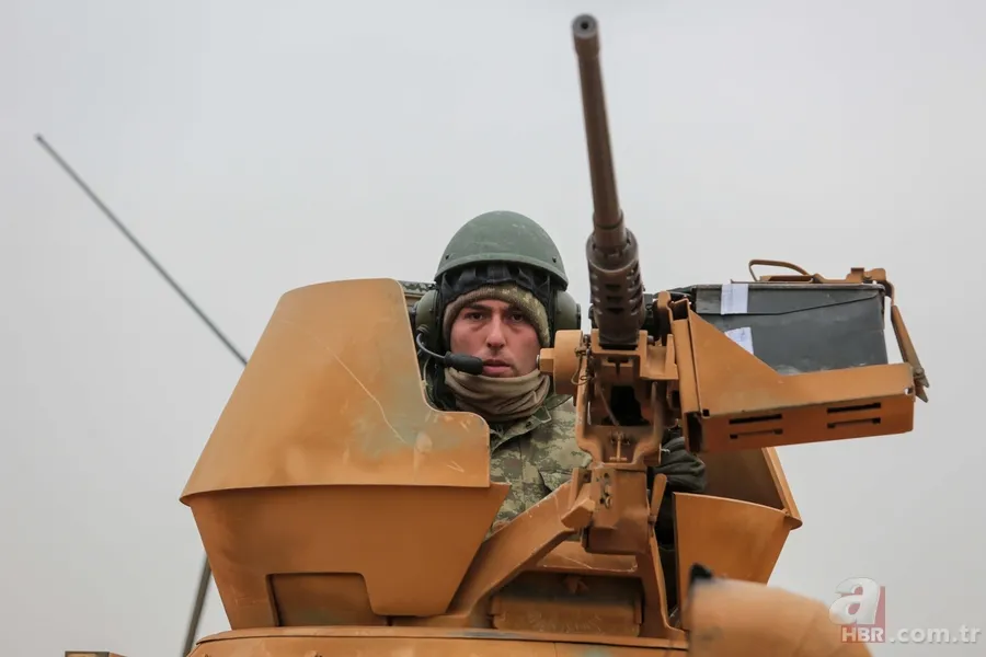 Mehmetçik cephede görüntülendi 16