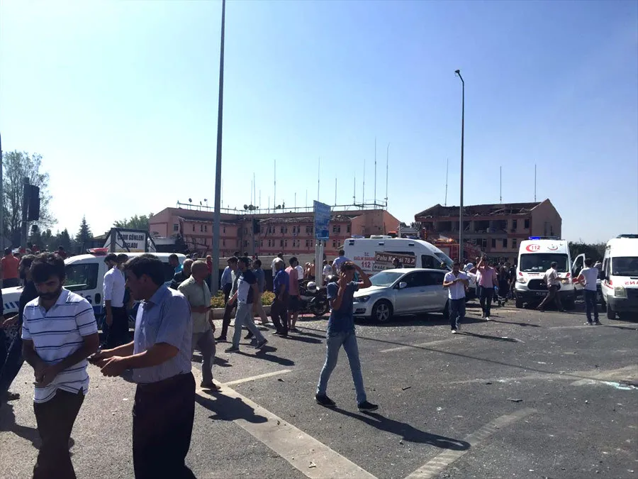 Elazığ Emniyet Müdürlüğü yakınlarında patlama meydana geldi - 1