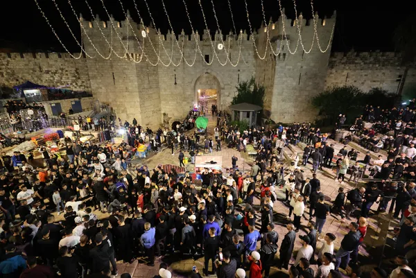 İsrail’den skandal uygulama! 12-40 yaş aradı Filistinli erkeklere Mescid-i Aksa’da cuma namazı yasağı