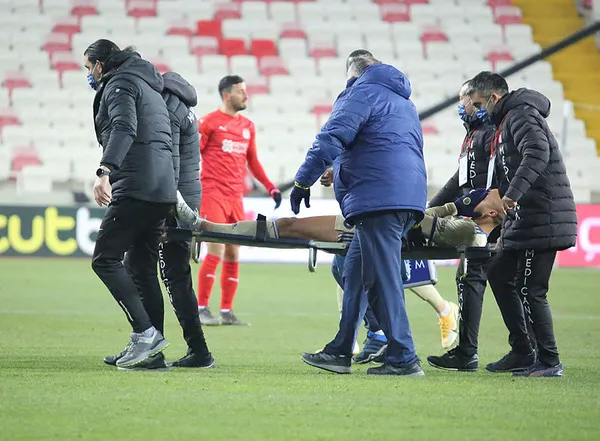 Fenerbahçe haberleri son dakika | Kötü haber! Yıldız oyuncu sakatlandı