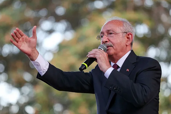 CHP lideri Kemal Kılıçdaroğlu Elazığ’da alay konusu oldu! Şimdi de şehirlere bakanlık dağıtıyor