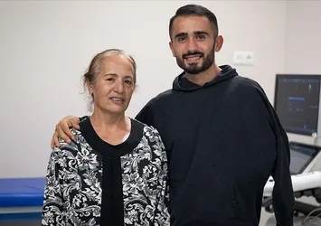 Aynı gün kalp pili takılan anne oğul el ele taburcu oldu