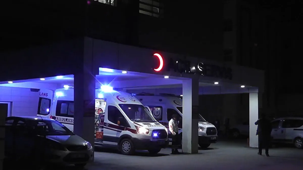 Niğde'de otomobil ile hafif ticari araç çarpıştı: 7 yaralı