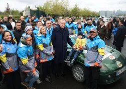 Doğu-Batı Dostluk ve İpek Yolu Rallisi start aldı: Başkan Erdoğan grubu uğurladı