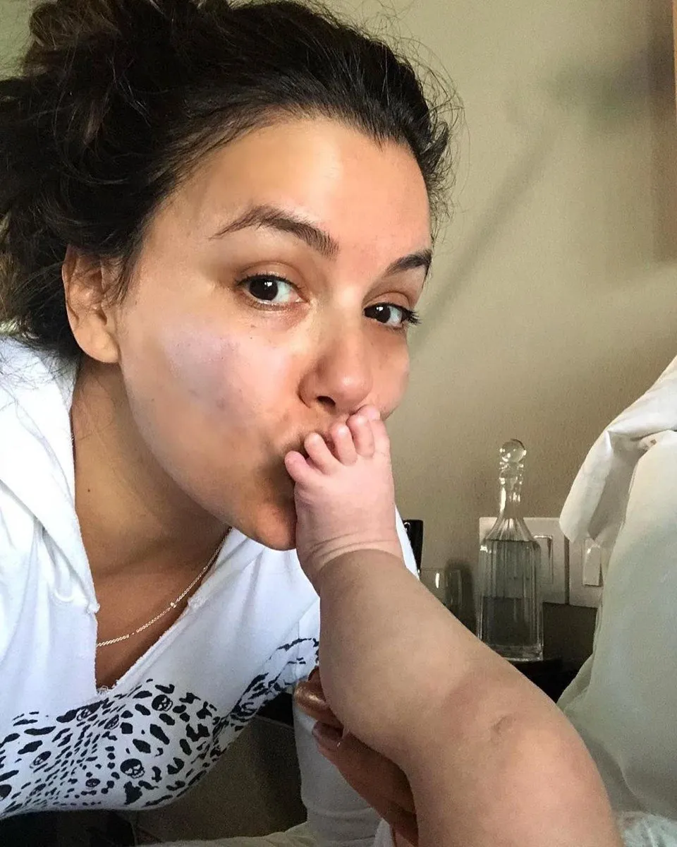 ebru gundes harbiye konseri oncesi olay oldu ebru gundes o fotografiyla sosyal medyayi salladi