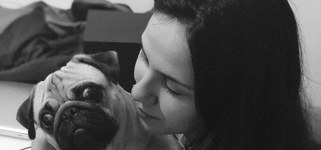 Manisa’da polis lojmanında kanlar içinde bulundu! Genç kadından geriye mutlu fotoğrafları kaldı