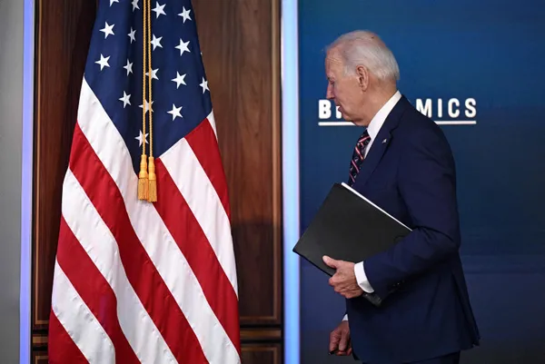 Beyaz Saray’da alarmın rengi kırmızı! Biden konuşmasını yarıda kesti