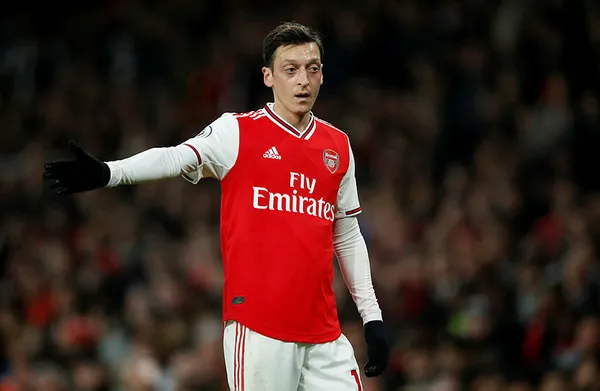 fenerbahceye-transfer-olmasi-beklenen-mesut-ozilden-kadikoy-cevabi-1610392222236.jpg Fenerbahçe'ye transfer olması beklenen Mesut Özil'den taraftara özel cevaplar - 2