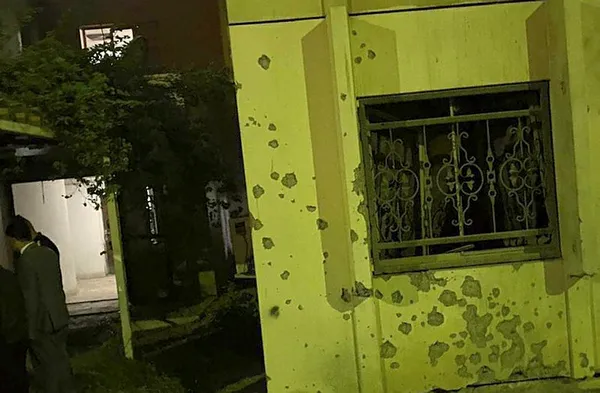 son-dakika-irakta-abd-buyukelciligine-fuzeli-saldiri-1608492354436.jpg Son dakika: Irak'ta ABD Büyükelçiliği'ne füzeli saldırı - 2